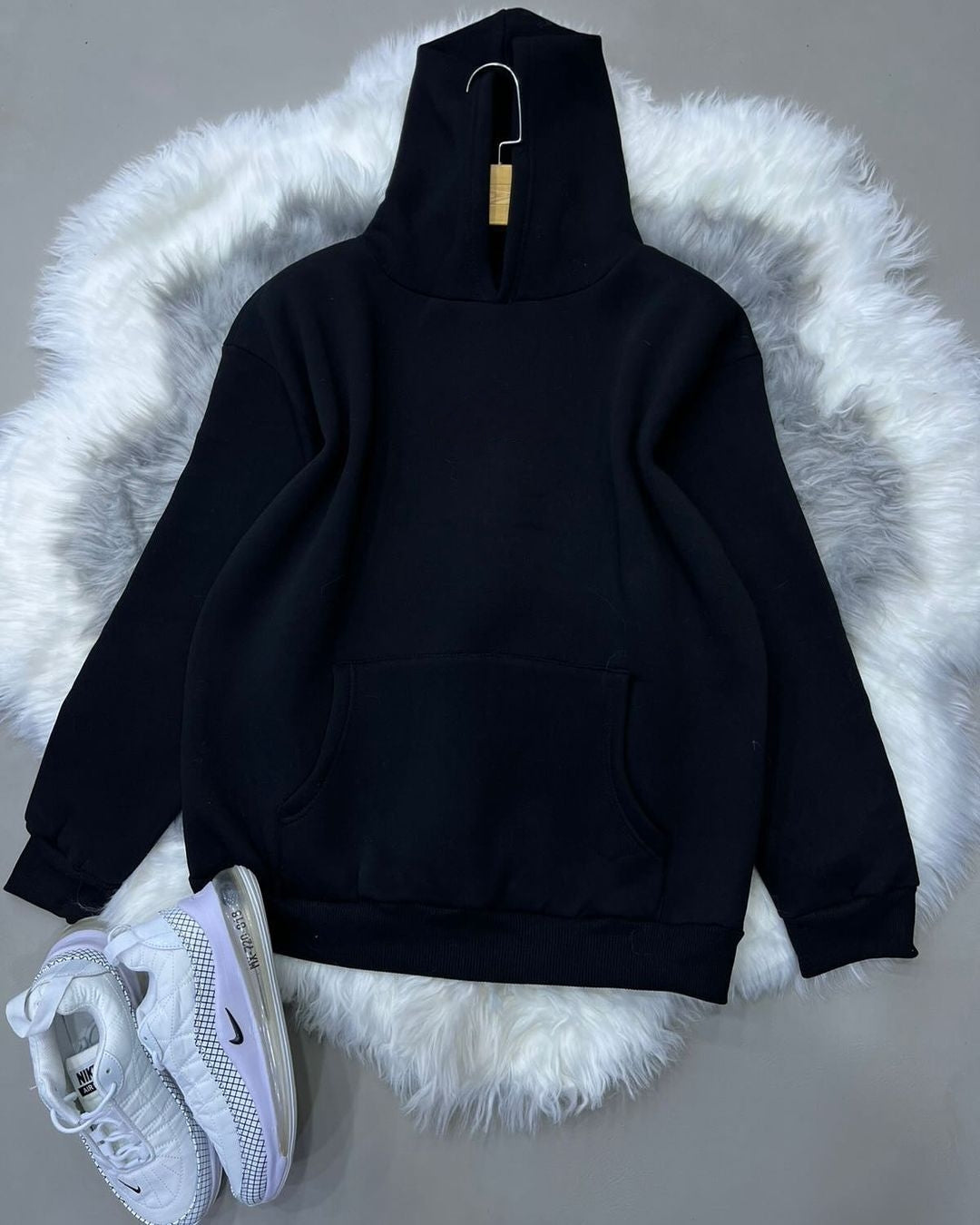 BLACK BASIC HOODIE