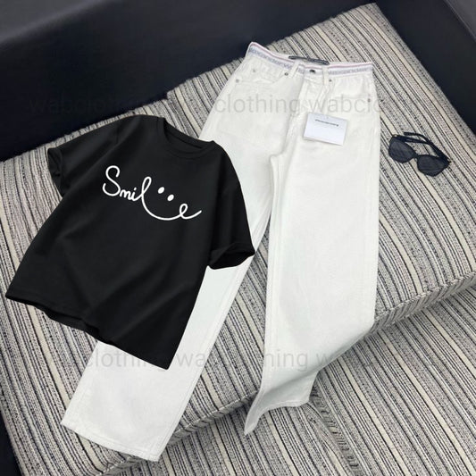 White wide leg jeans - Black T-shirt New Smile