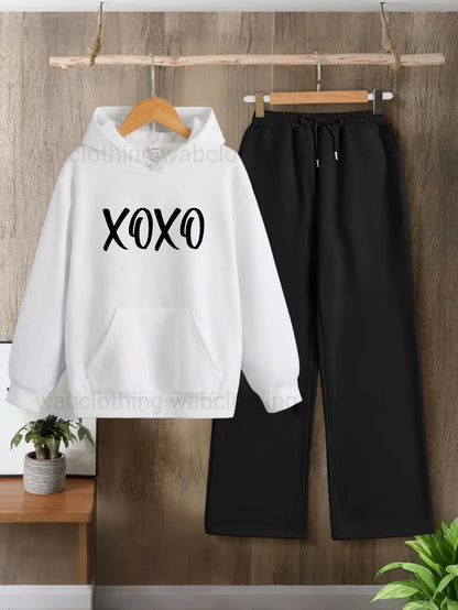 WHITE HOODIE XOXO-BLACK FLAPPER