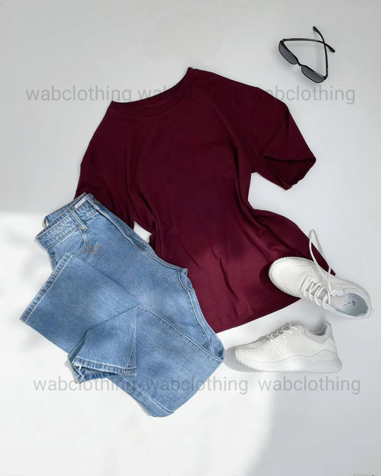 Mid wide leg jeans - Maroon T-shirt