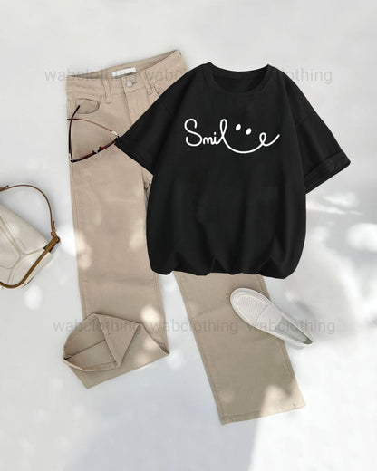 Beige wide leg jeans - Black T-shirt New Smile